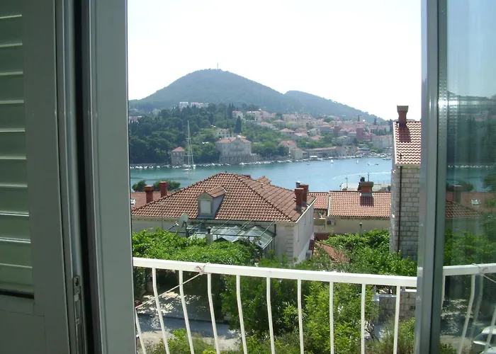 Diana Gostinjska kuća 3*
